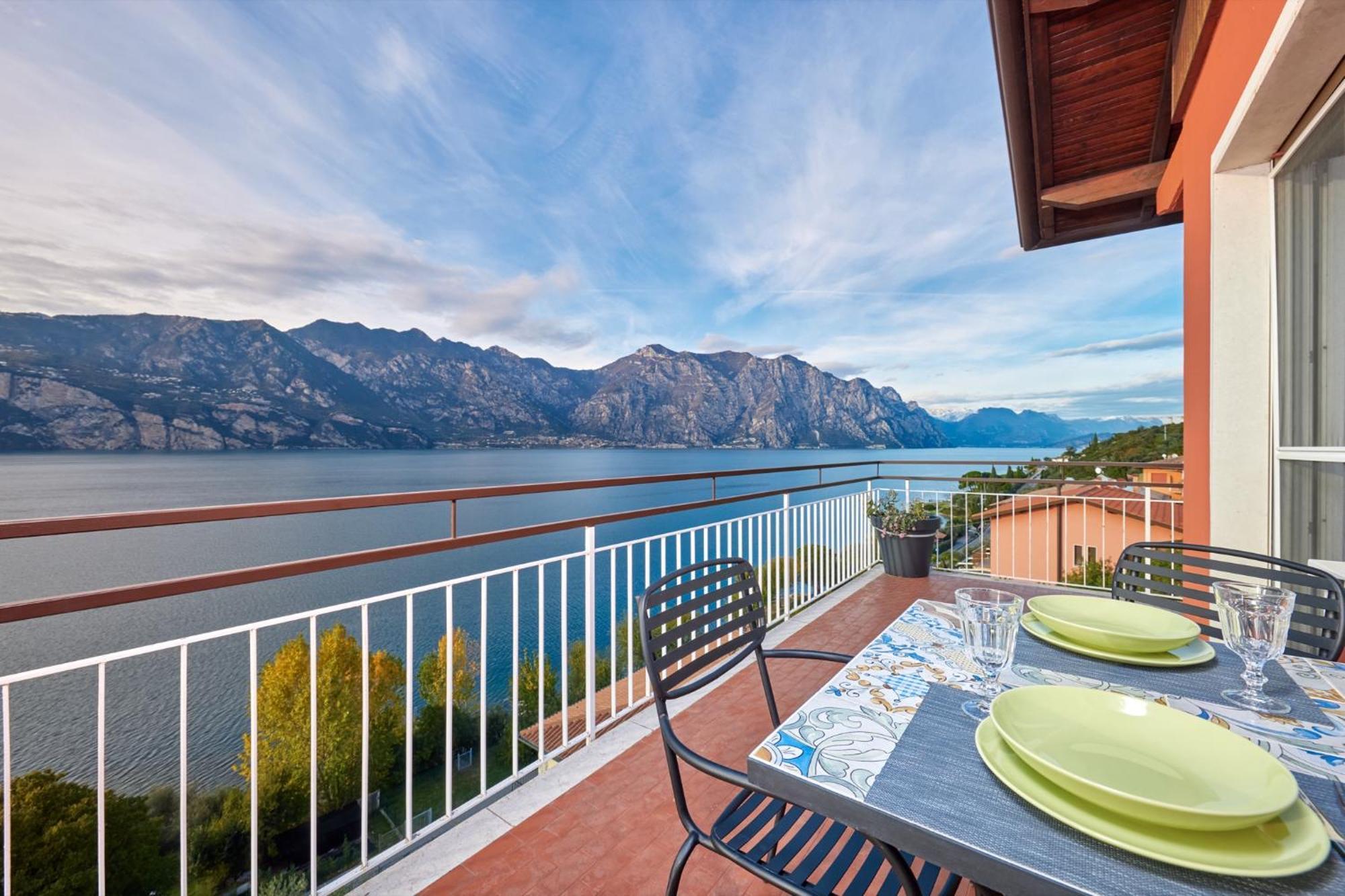 Lake View Luca Apartment Malcesine Ngoại thất bức ảnh